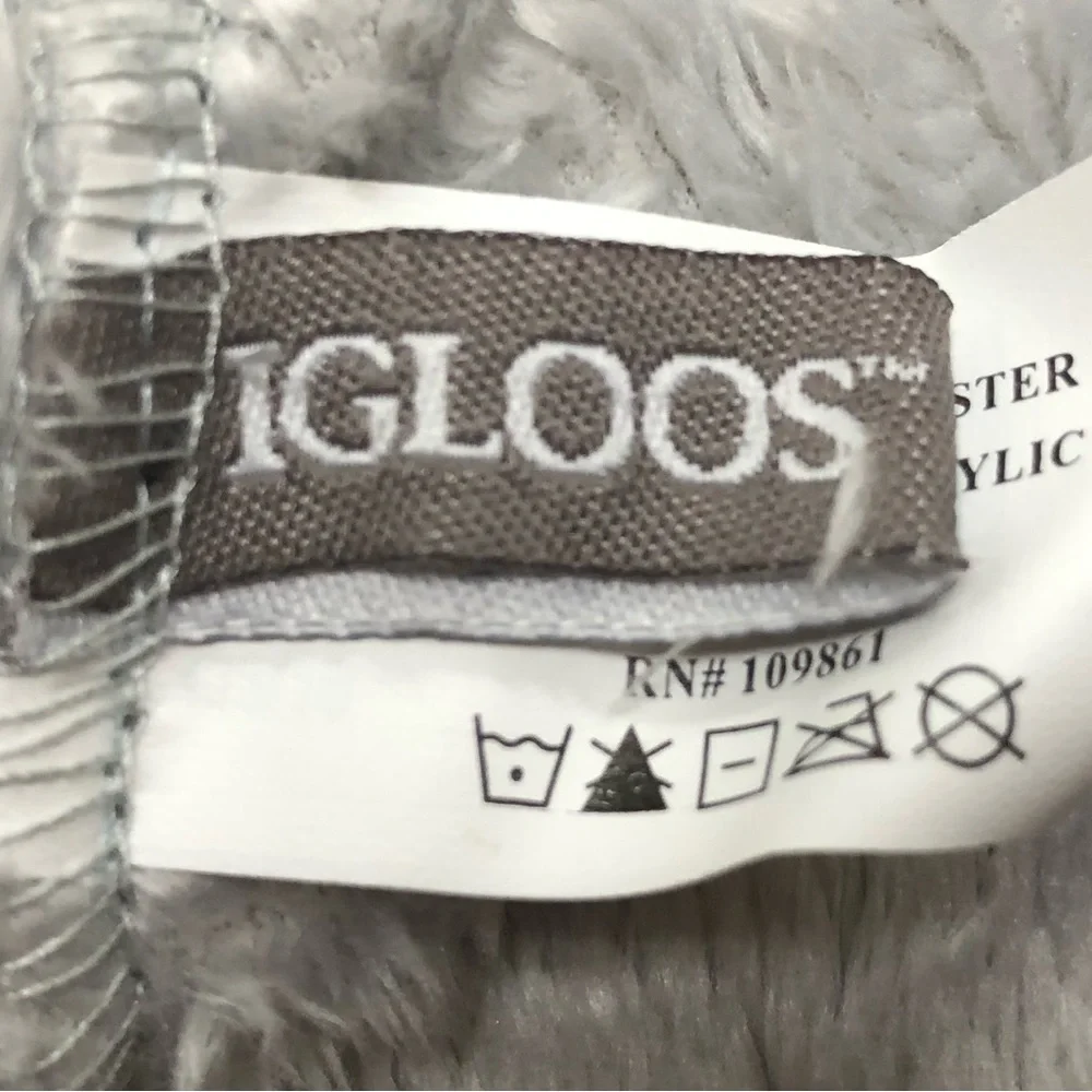 NIP IGLOOS Children’s Lavender Cap and Mittens Gloves Set. Size 2T-4T